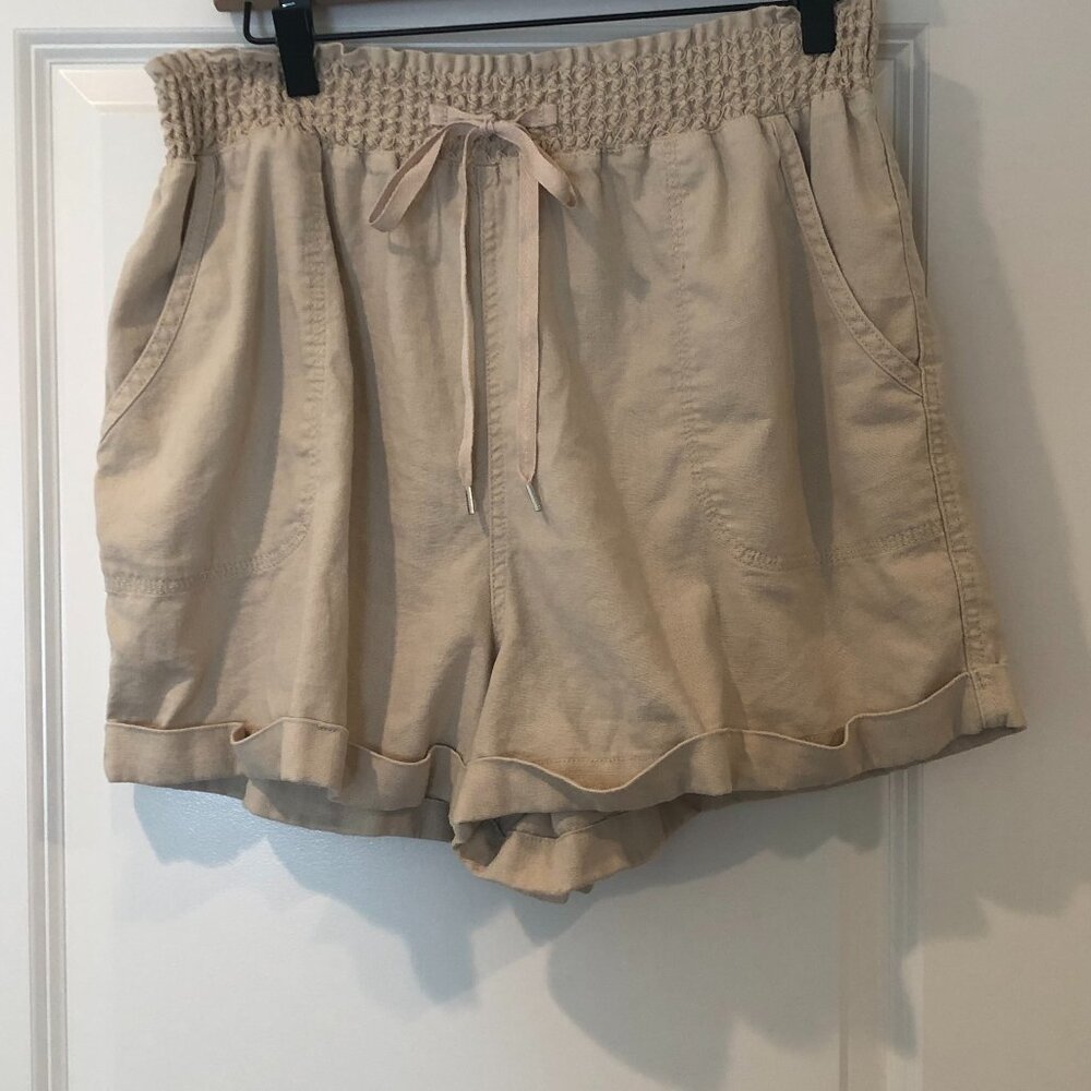 Forever 21 + (plus) Size 0x Khaki Shorts with elastic waist band